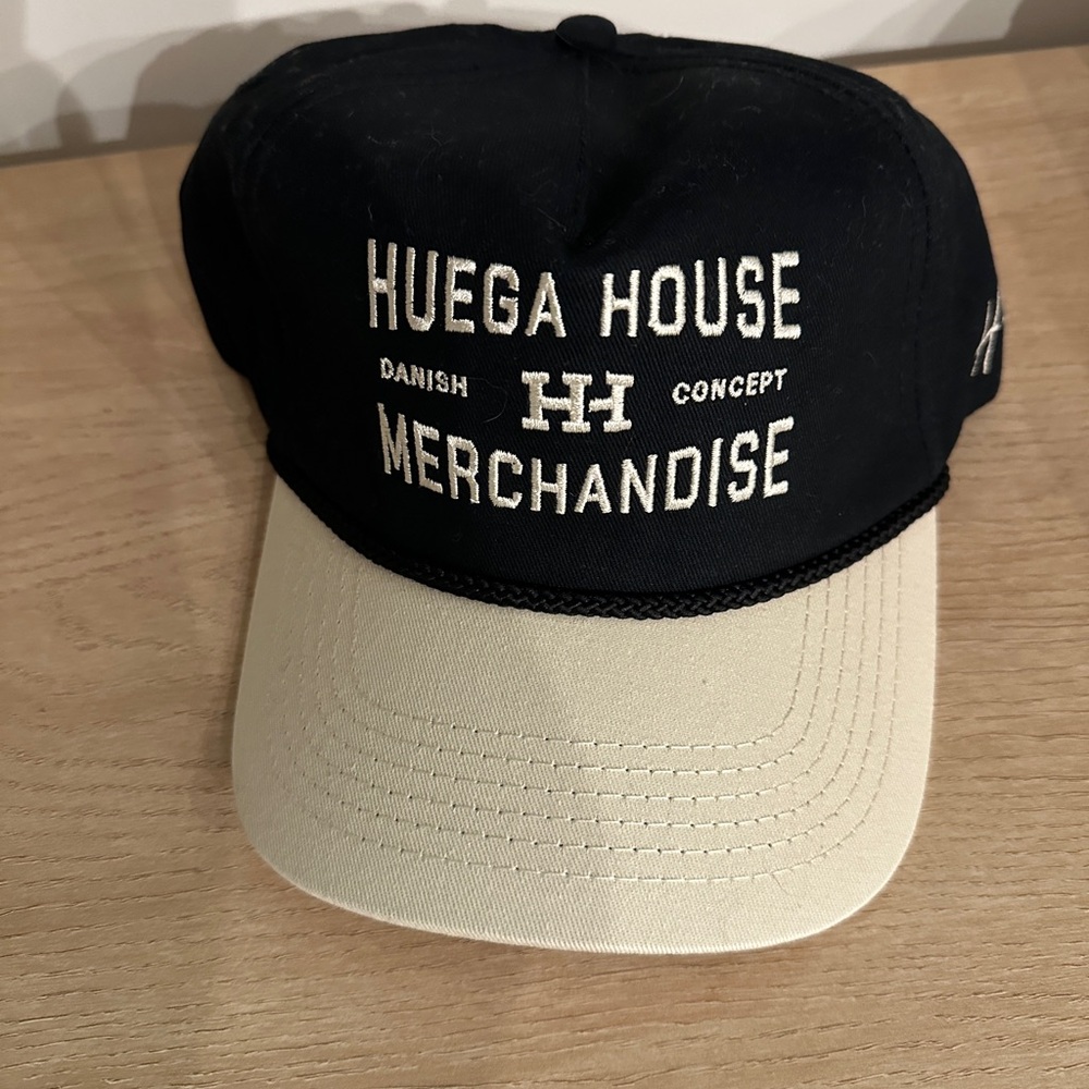 Brand new Huega House Black and Cream Cap